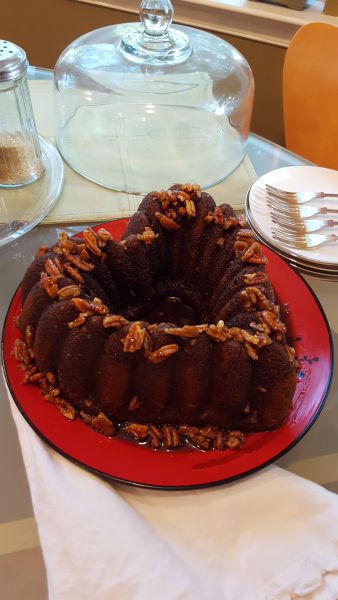 pumpkin-spice-cake-with-salted-pecan-caramel